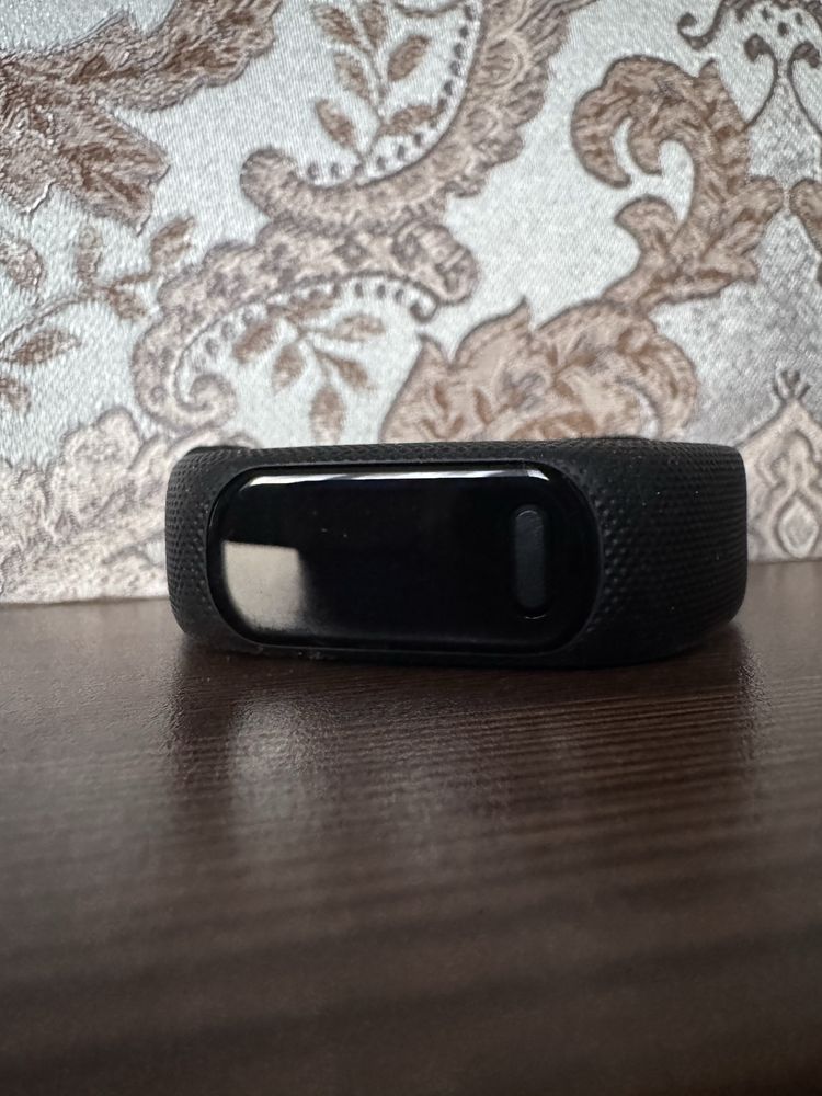 Фітнес-трекер Garmin Vivosmart 5