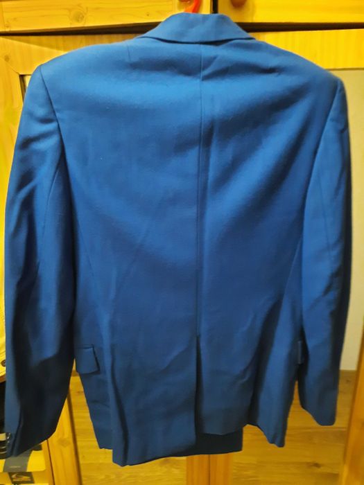 Продам чоловічий  костюм 48-го розміру (тканина бостон)