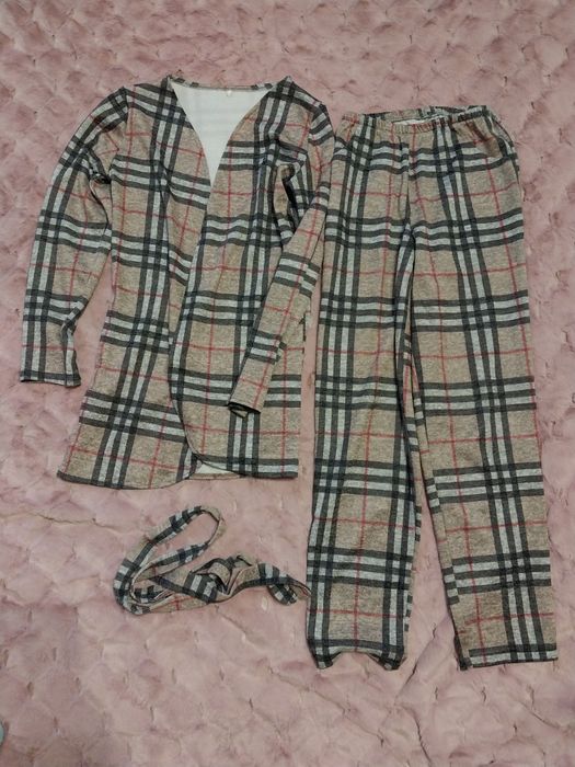 Костюм розмір 42