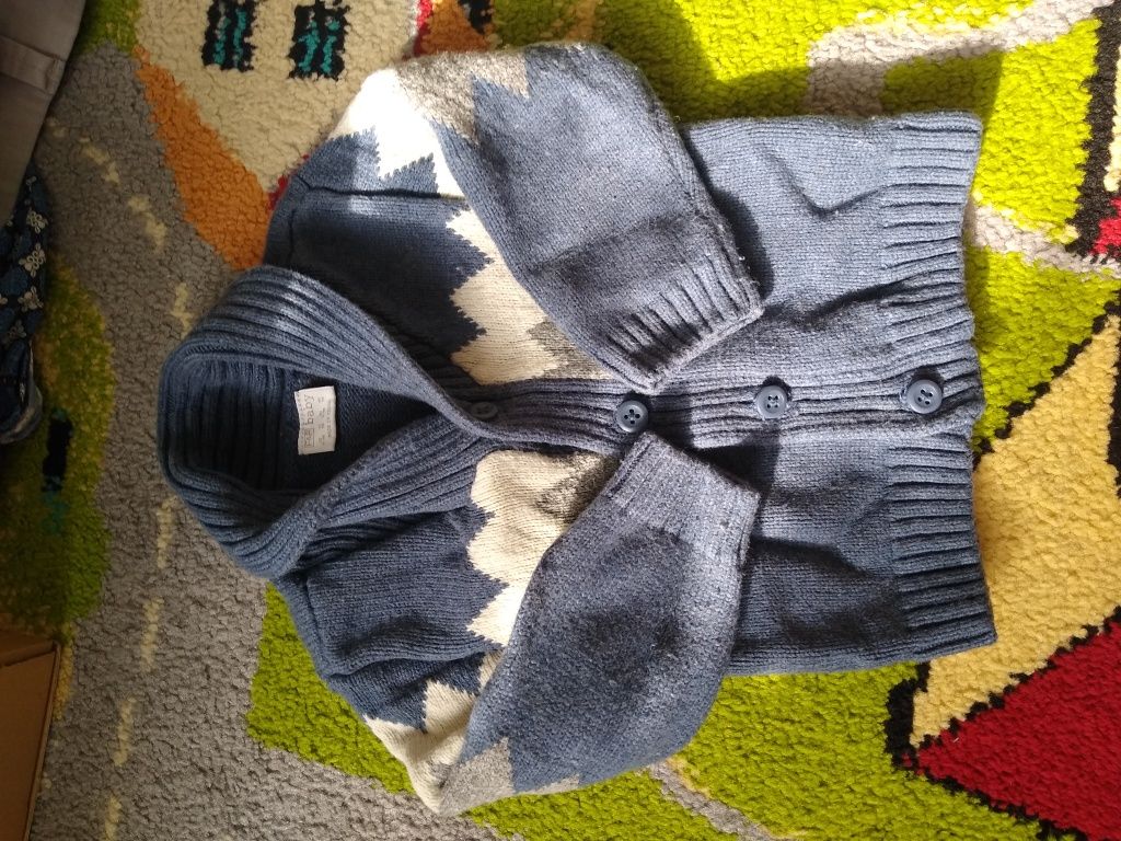 Sweterek niemowlęcy elegancki dziergany do koszuli 74 6-9 miesięcy