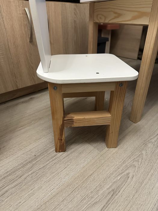 Комплект дитячий стіл з нішею для зберігання і стільчик