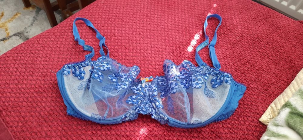 Biustonosz niebieski 80 c/d