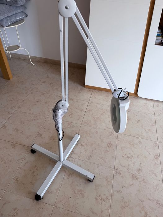 Lupa Luminária estética e cabeleireiro