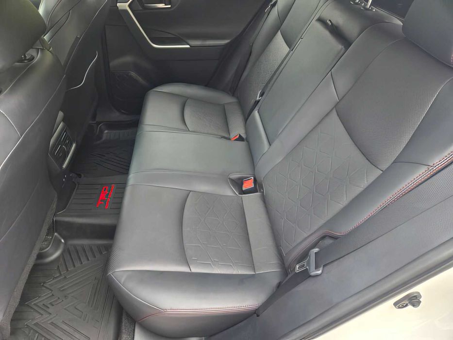 Toyota RAV4      2021