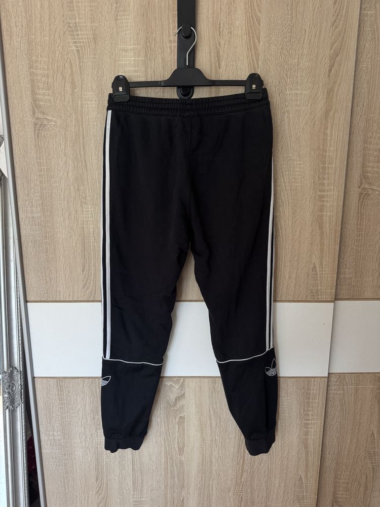 Dresy Adidas M spodnie dresowe czarne logowane suwaki modne hit