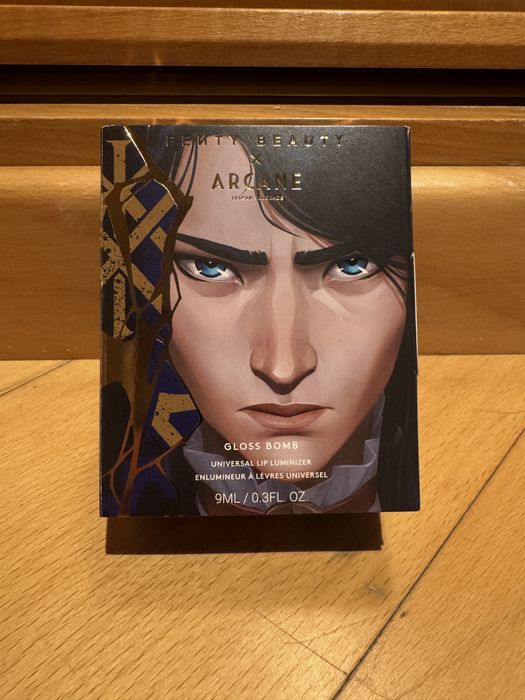 Batom Gloss Fenty x Arcane “Rogue on Riche$”