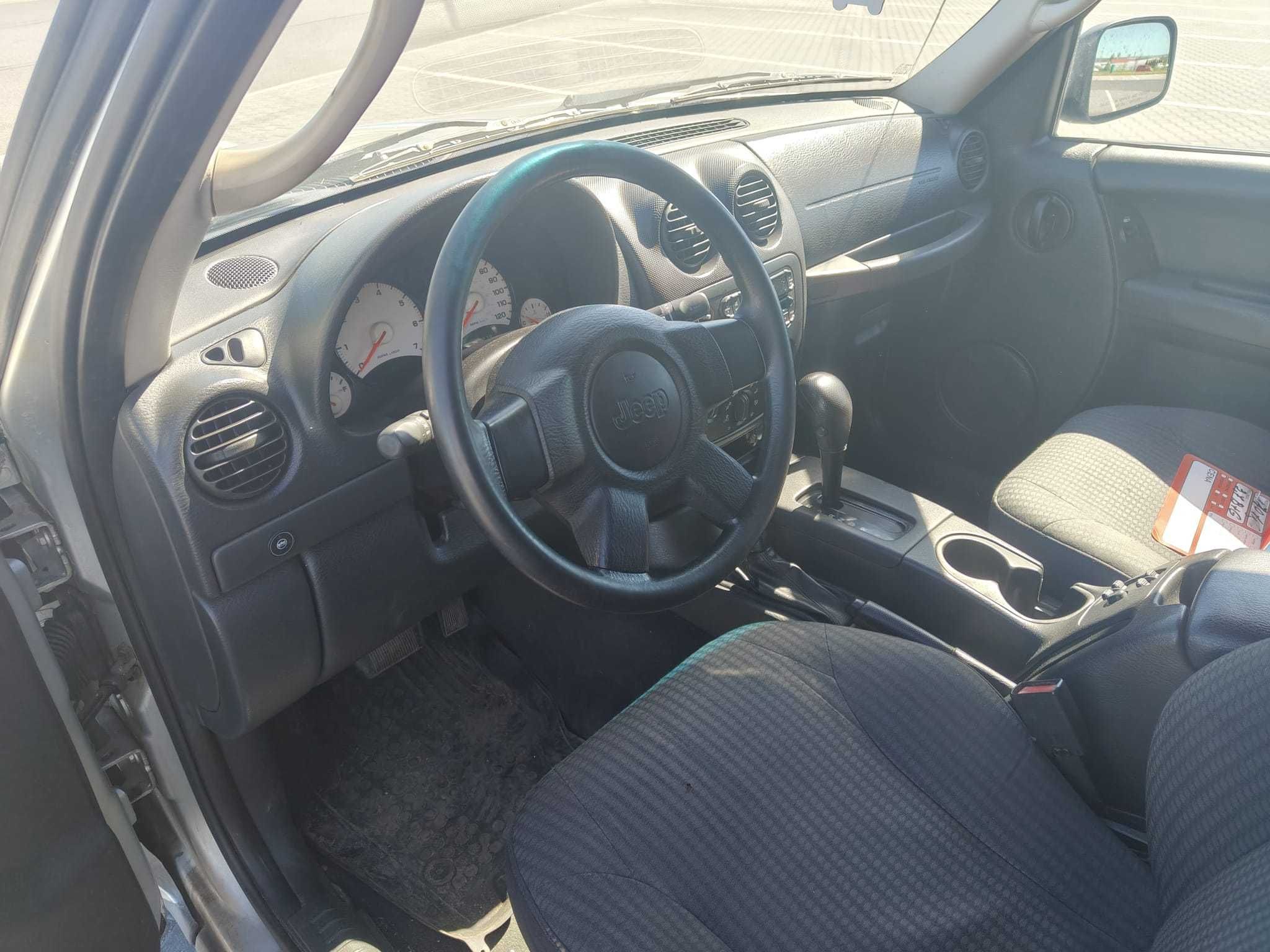 Jeep liberty 3.7 Benzyna i LPG Napęd 4x4