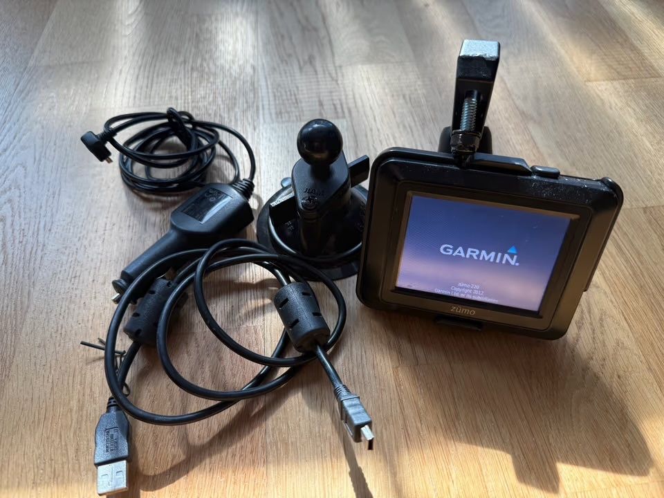 Навігатори Garmin Zumo 590 390LM 345LM 220