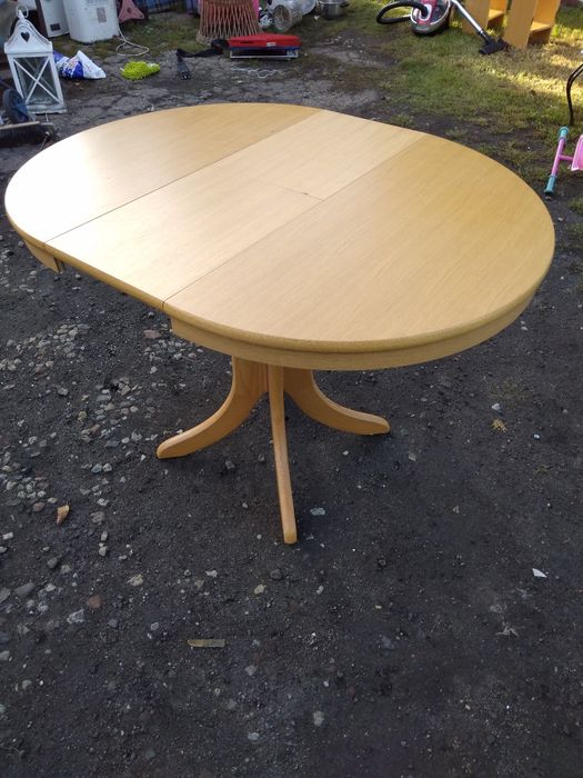 Stół okrągły rozkładany