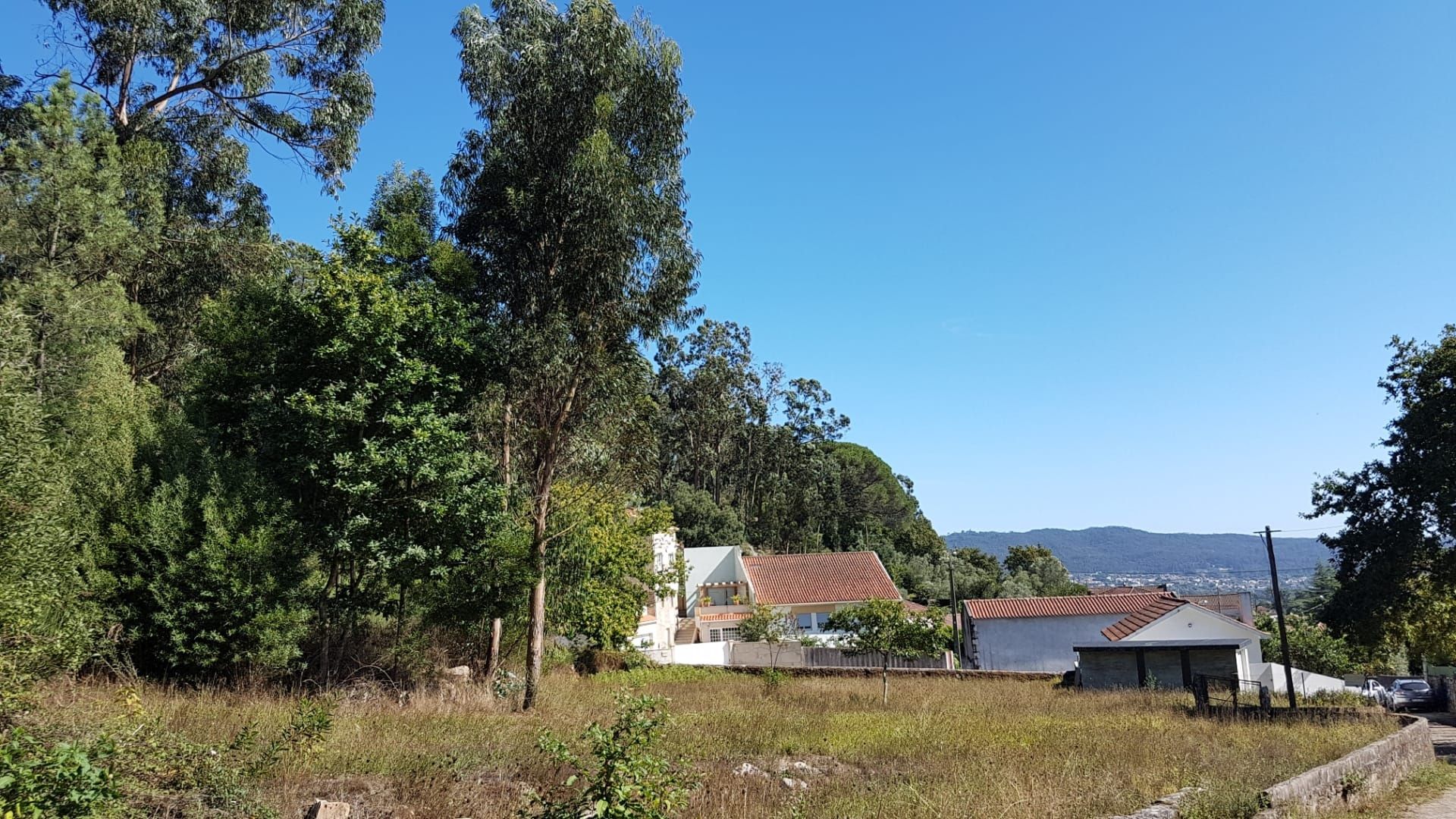 Terreno para construção de 1 ou 2 moradias