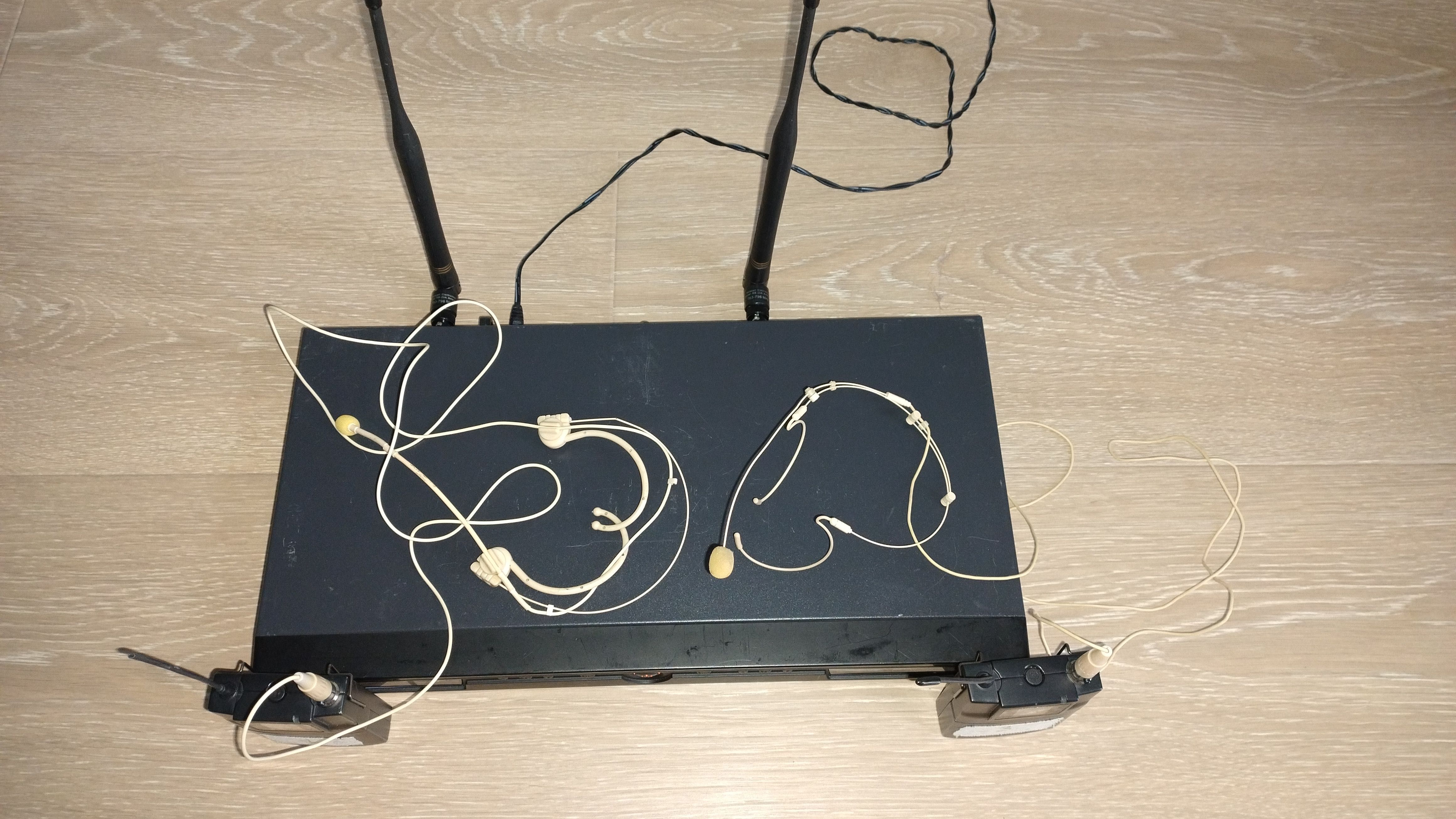 Mikrofony bezprzewodowe zestaw RELACART UR-220D, mikroporty