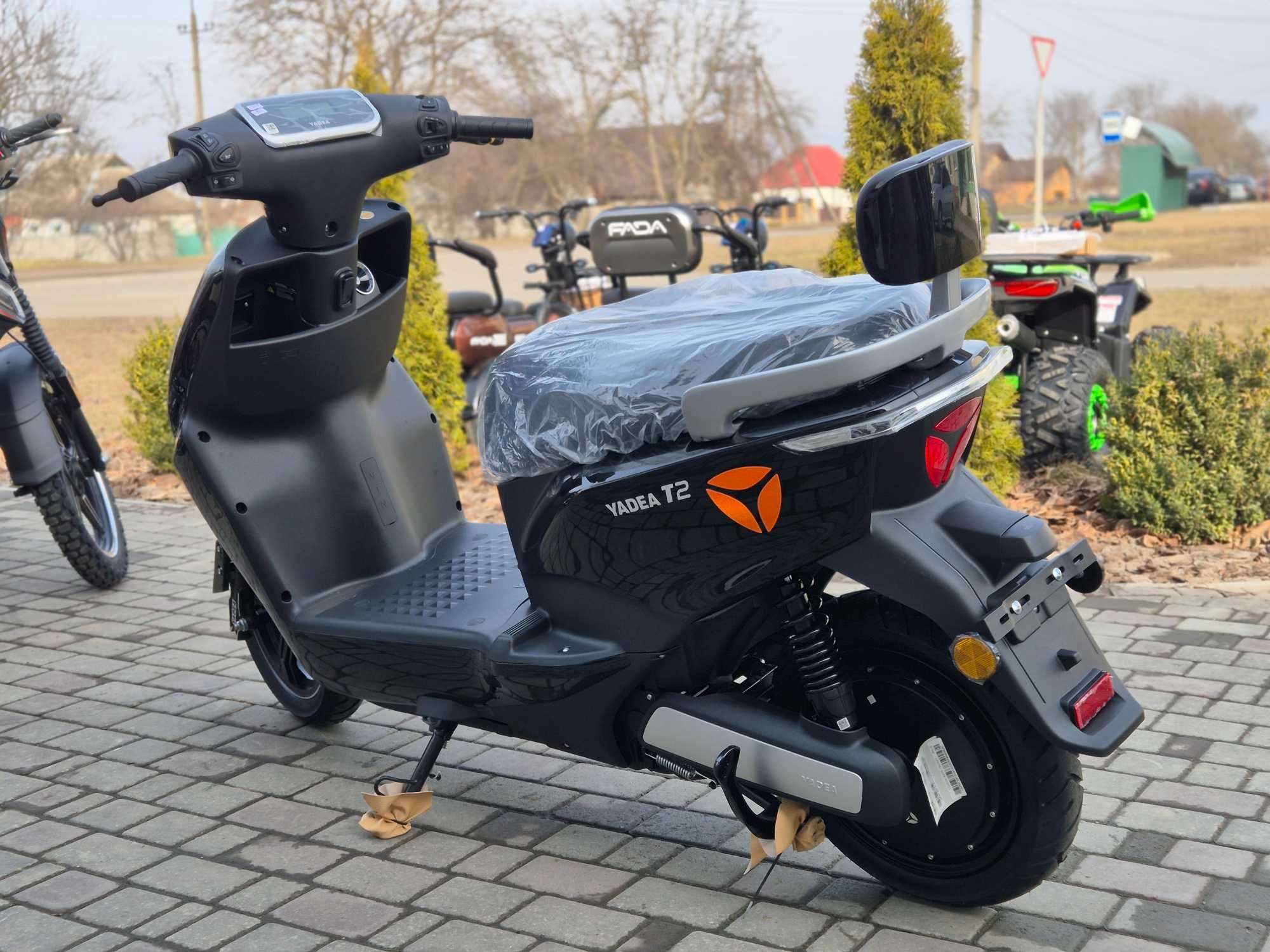 Електроскутер Yadea T2 Чорний (Графенові акум.) 2.5кВт