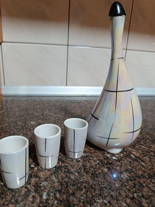 Штофи.Графини.Набори для напоїв.Порцеляна.Кришталь.