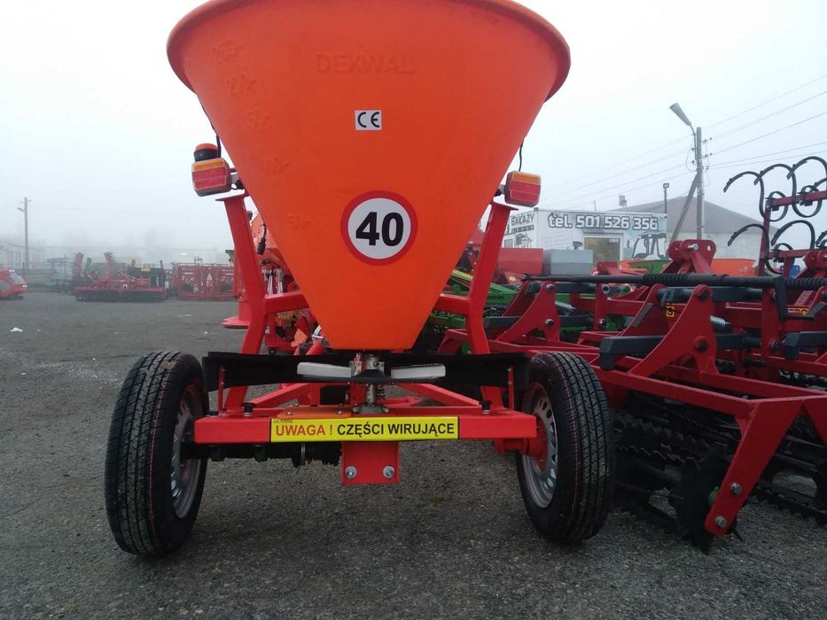 Piaskarka  posypywarka QUAD napęd na koła 300kg