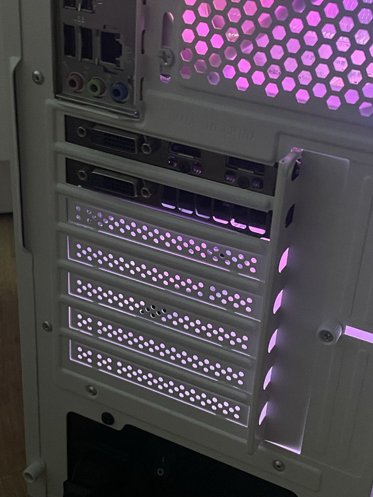 Komputer Gamingowy I5 7500 / RX 470 / 16GB RAM / 500GB SSD