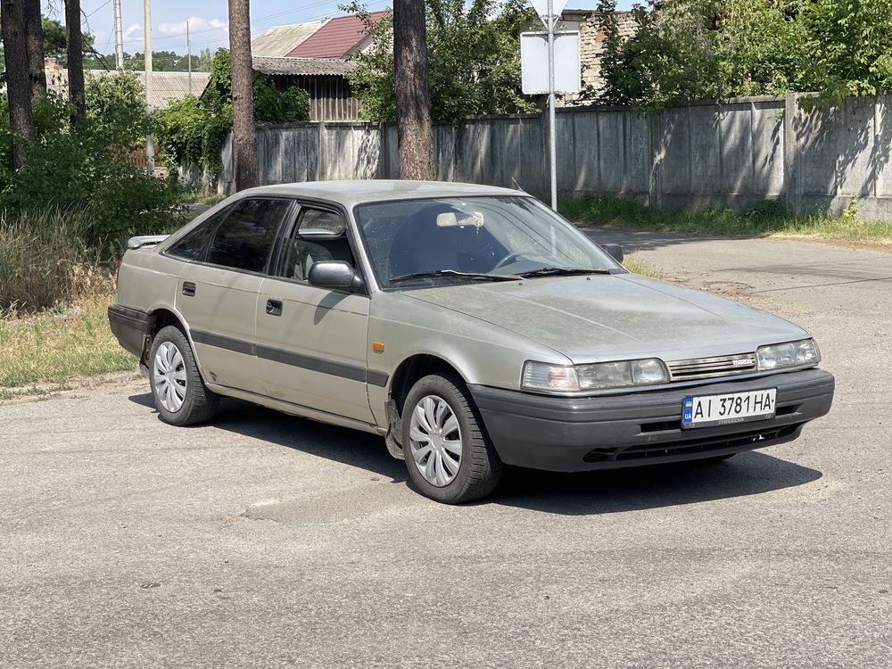 Mazda 626 1989 год