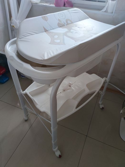 Пеленальный стол с ванночкой 2 в 1  CAM
