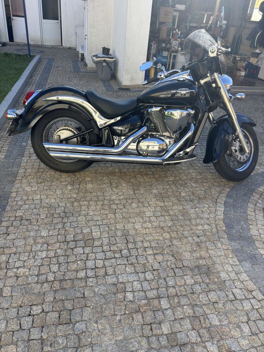 Suzuki intruder c800