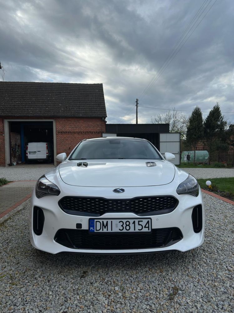 Kia Stinger Premium 2.0