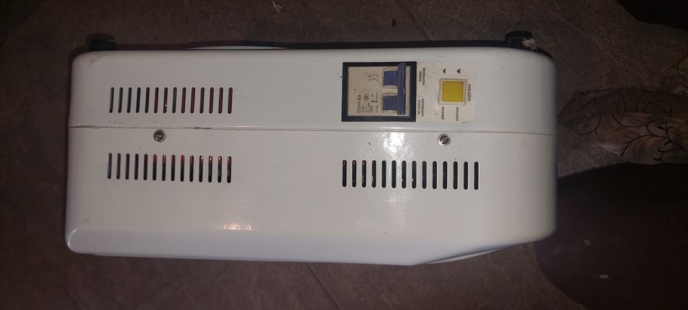 Стабілізатор напруги luxeon wds8000va