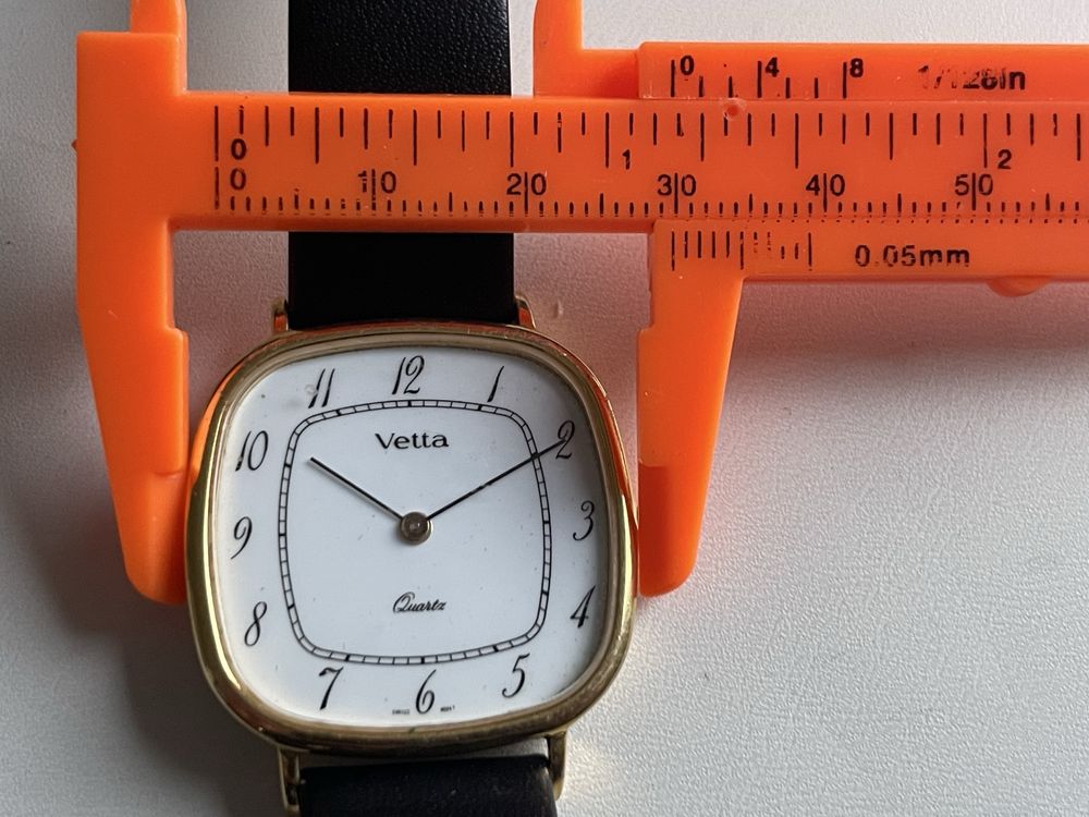 Mega cienki zegarek męski Vetta Quartz z lat 80tych. Sprawny