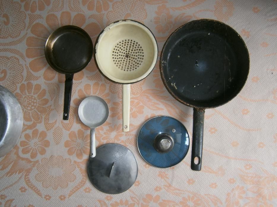 сковородки. разные.