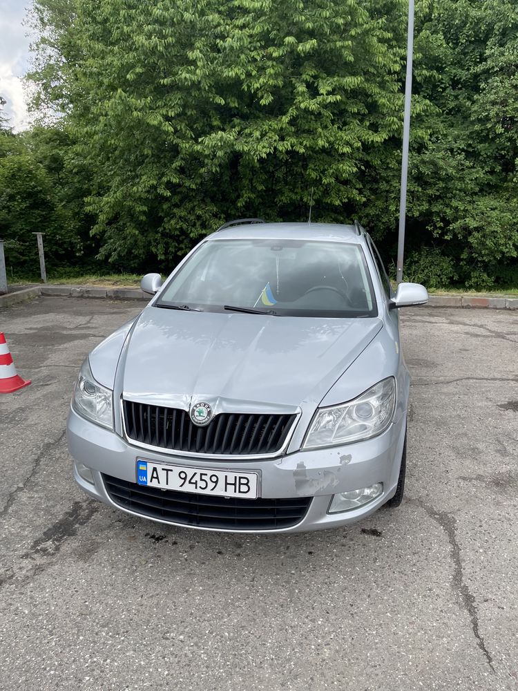 Продам skoda oktavia A5 гаражне зберігання