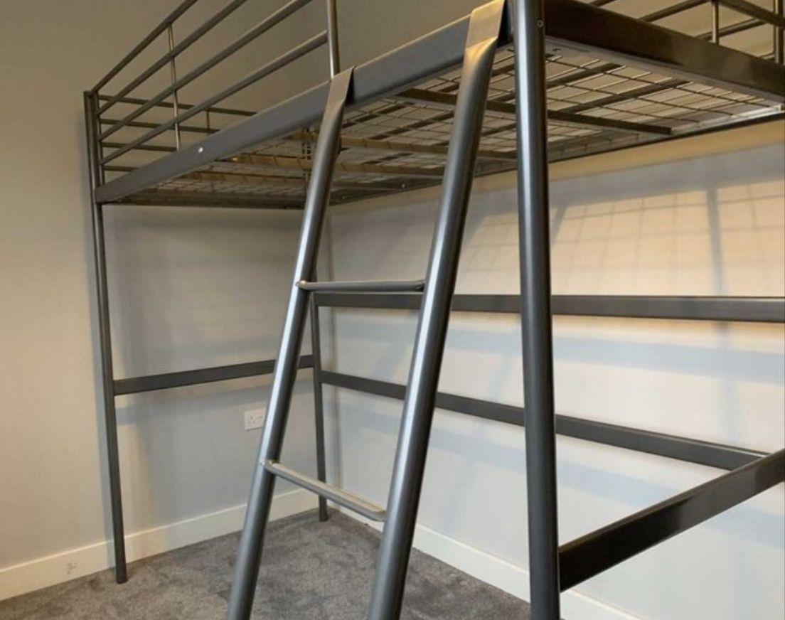 IKEA SVARTA Rama łóżka na antresoli 90x200 cm plus materac