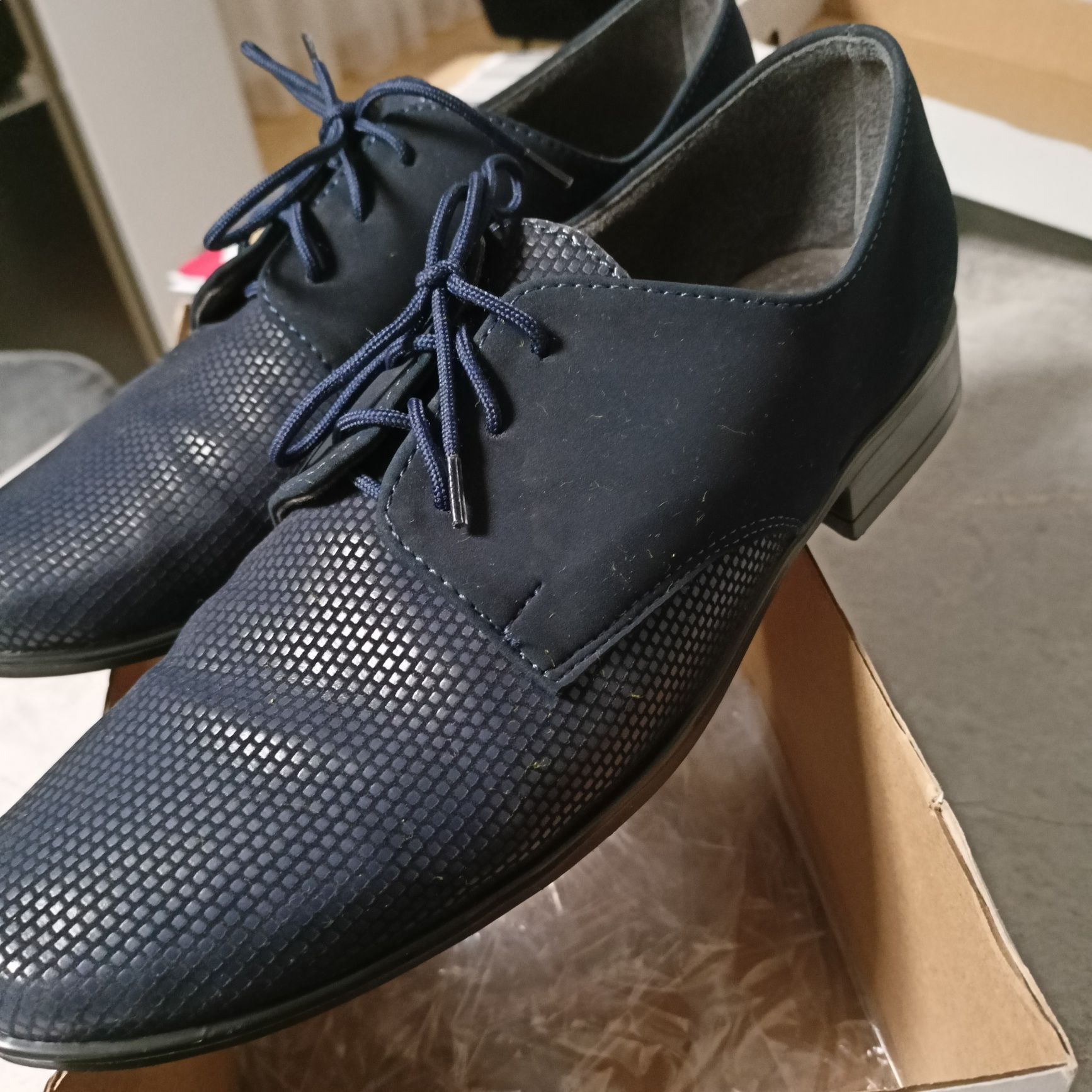 Buty  komunijne granatowe rozmiar 35