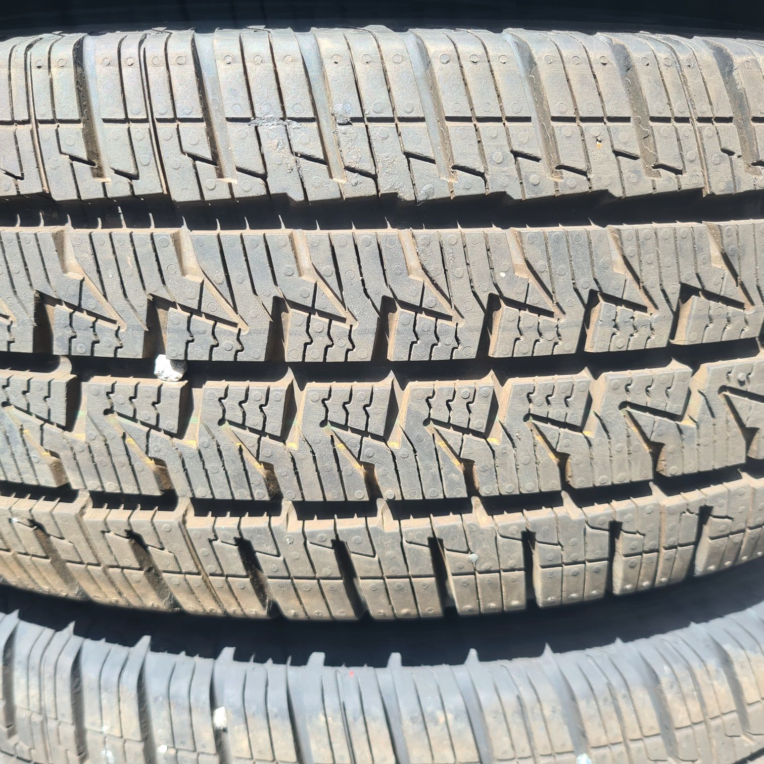 Nowe opony continental 225/75/16c wielosezonowe