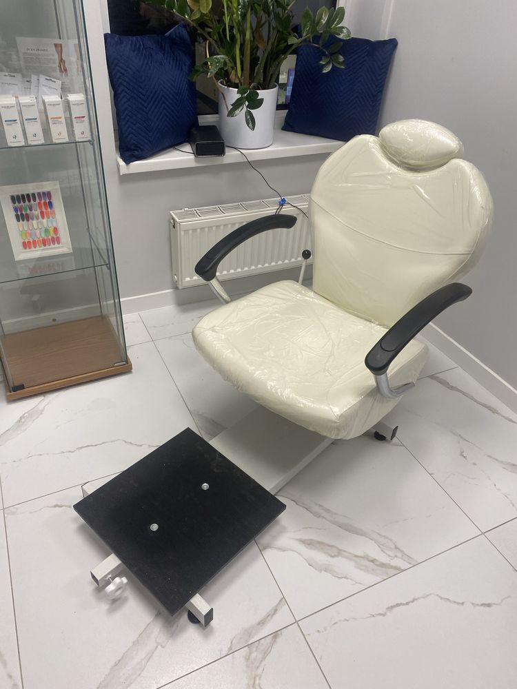 Nowy Fotel do pedicure z masażerem stóp BR-2301