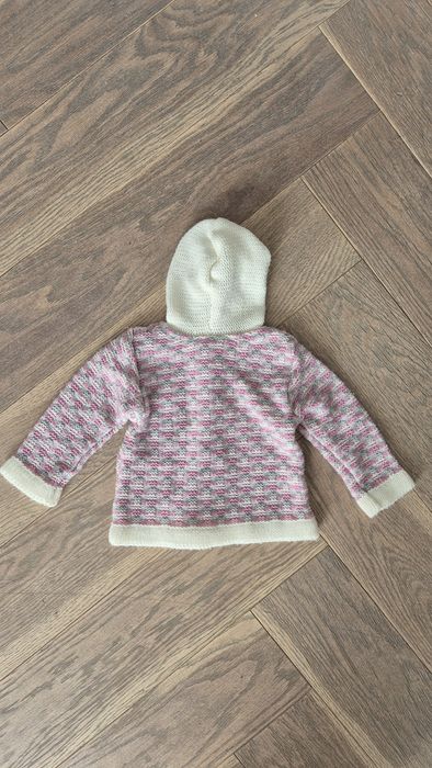 Sweterek niemowlęcy