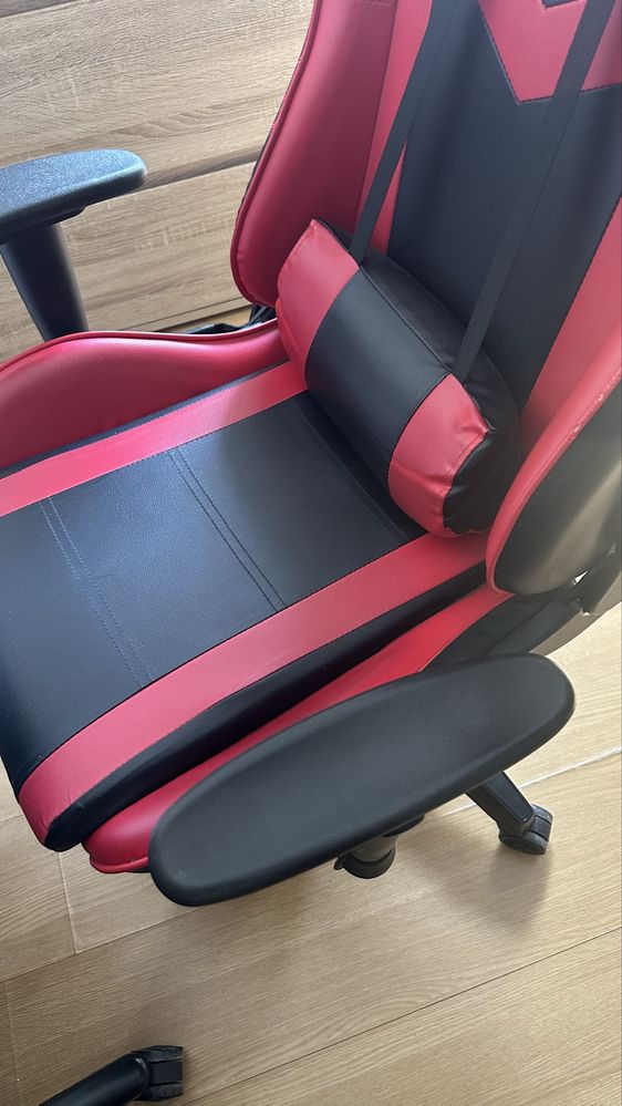 Cadeira gamer vermelha usada mais em bom estado