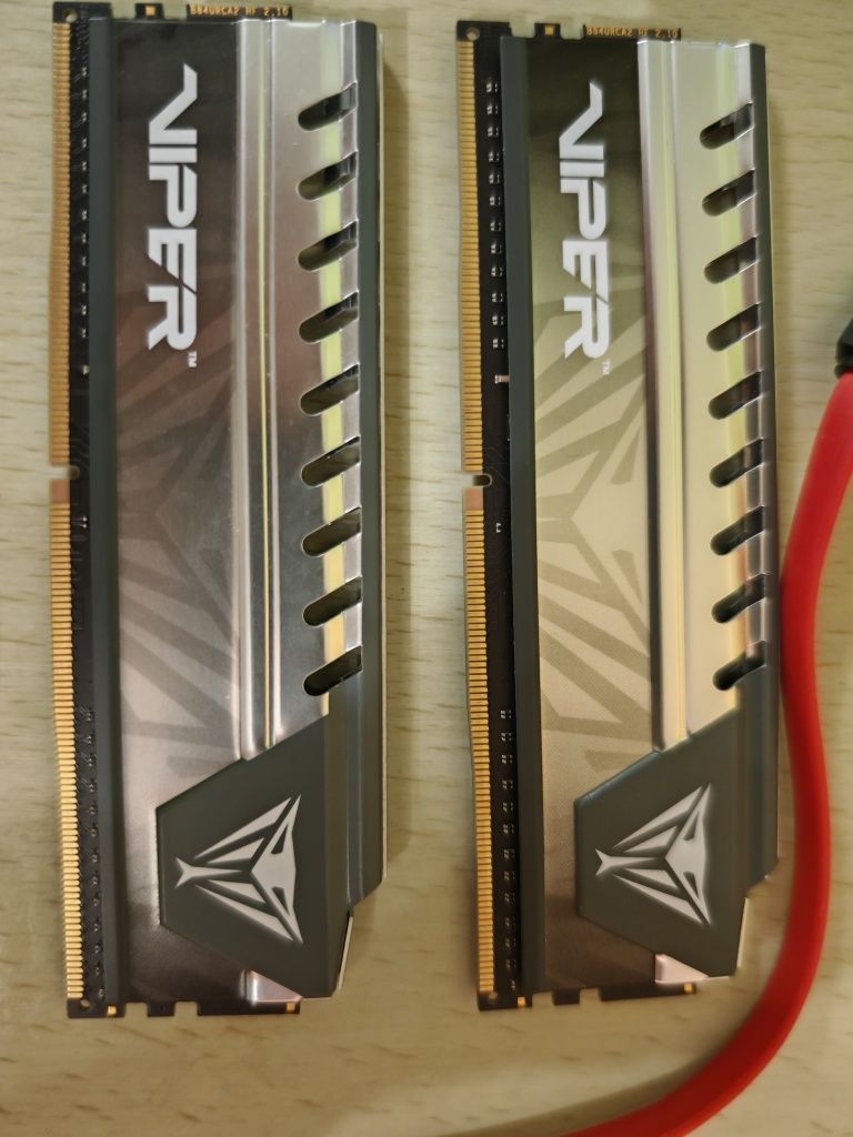 Sprzedam procesor i3 8100 plus 8gb DDR4 2666mhz