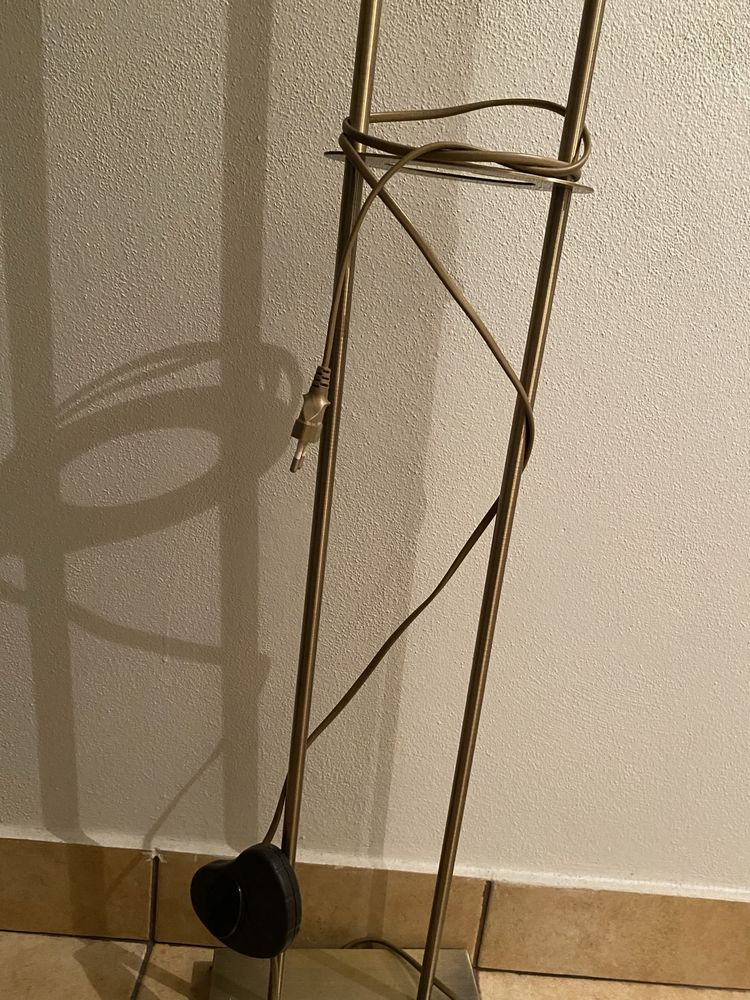 Lampa stojąca z dwoma kloszami