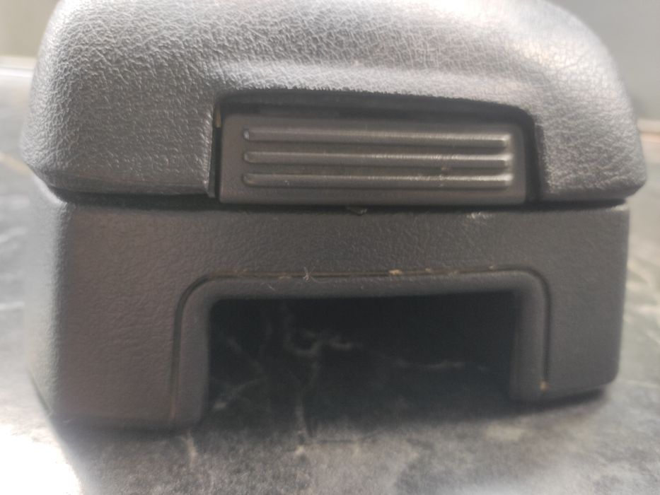 Підлокітник для машини