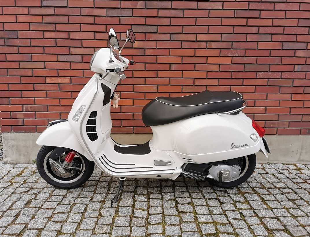 Skuter Vespa GTS Super 125, Biała, Idealny Stan! Prawo jazdy kat B!