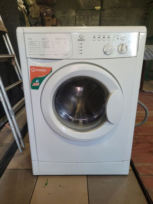 Машинка автоматБ/у ,Індезіт wisl82