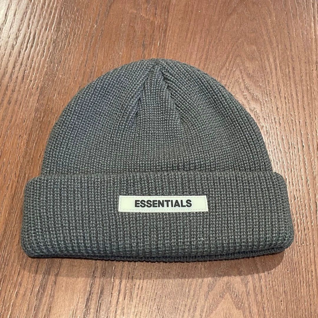 НАЛОЖКА, Шапка Essentials, теплая плотная шапка на зиму есентиалс