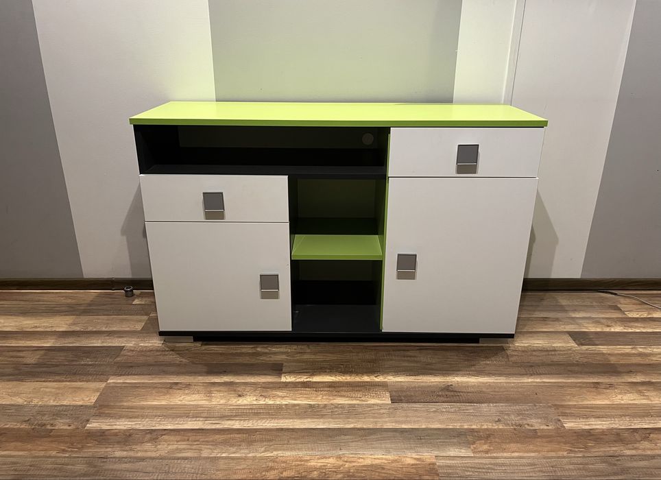 Zestaw Mebli (łóżko, biurko, 2 komody, półka wisząca, szafka nocna)