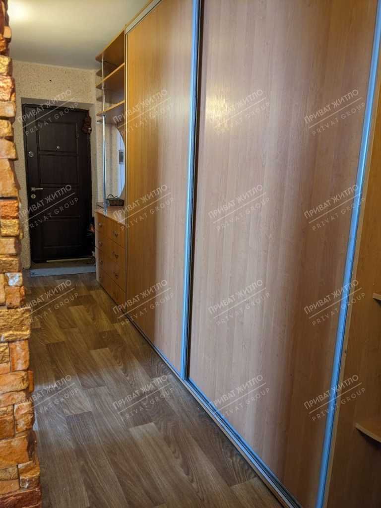 Гарна трикімнатна квартира в районі - "Мотель".