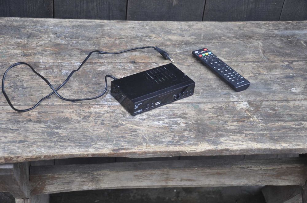 Dekoder DVBT 2 Hevc Pilot Blow Zestaw - Uszkodzony  TV Naziemna