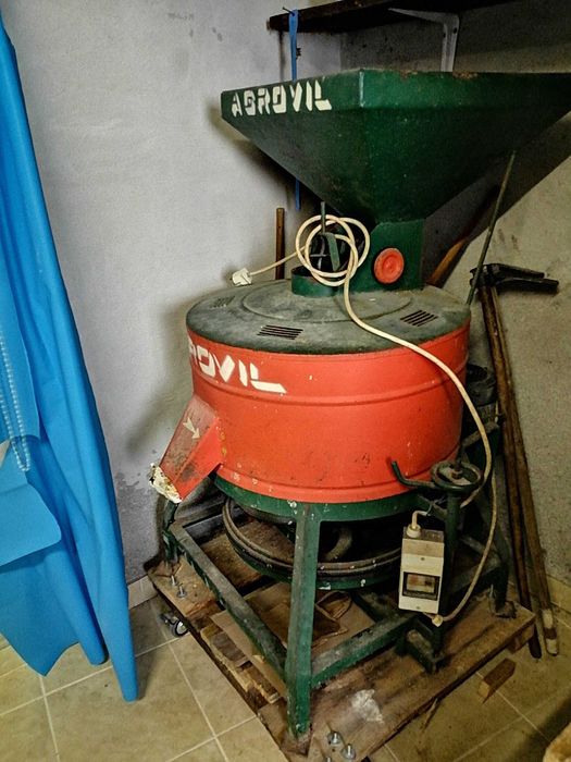 Moinho elétrico de moer cerais