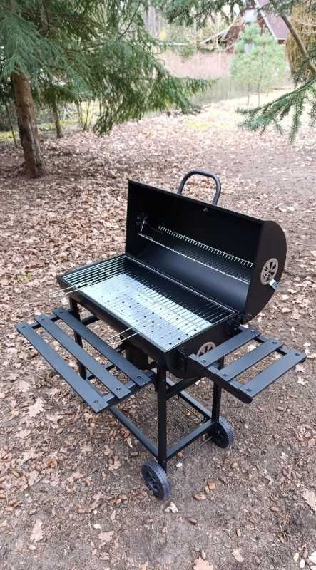 Grill Węglowy BLACK XL – Beczka z Półkami, Termometrem i Matą