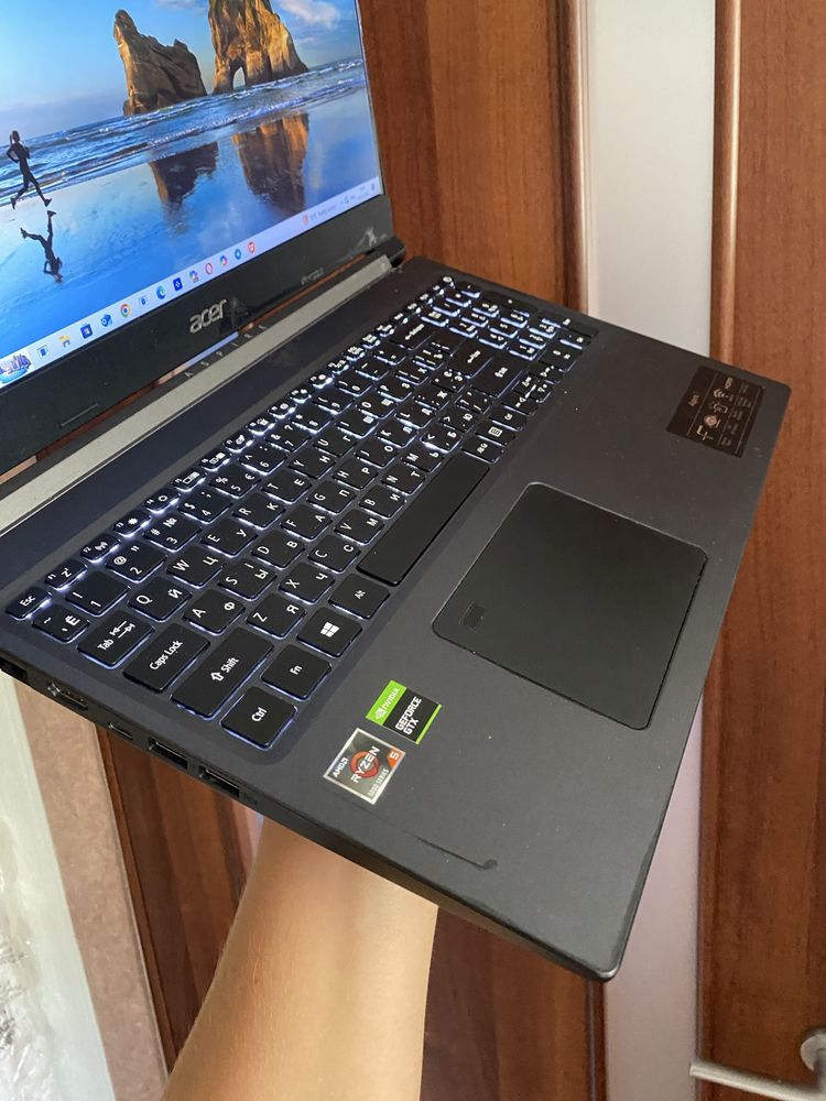 Ігровий Acer Aspire 7 Ryzen 5 5500u/ GTX 1650/ IPS/ 12/ 256 Gb