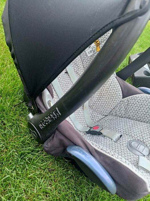 Nosidełko Maxi Cosi z bazą isofix