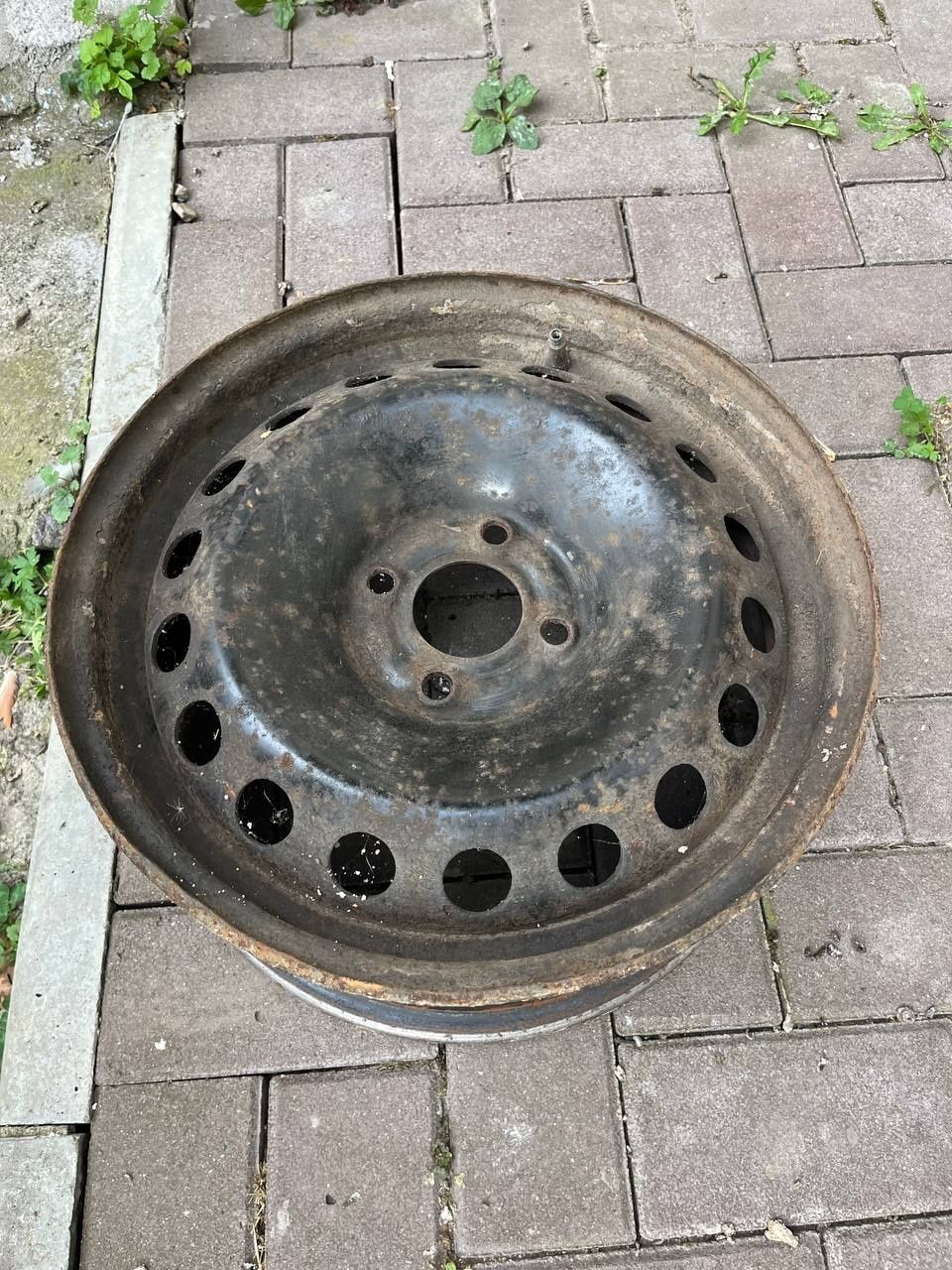 Продам 4 диска металевих
