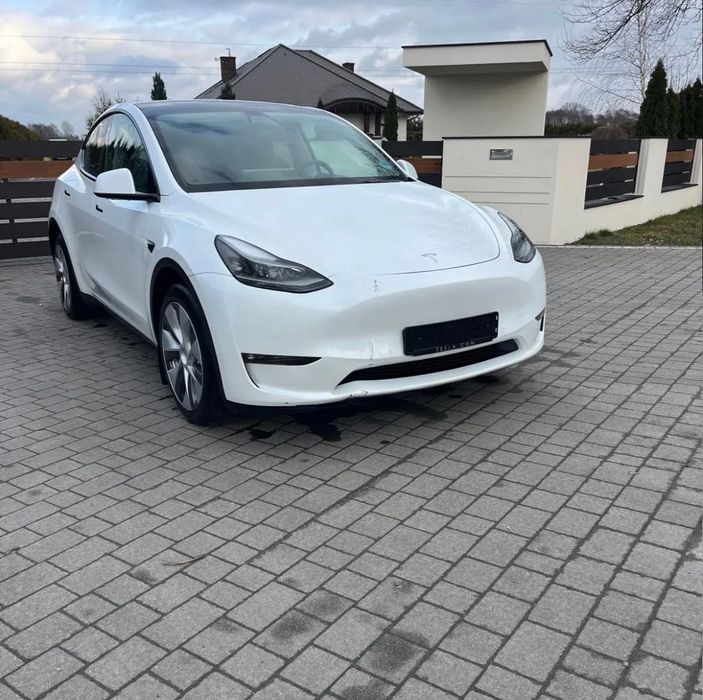 Продам Tesla Y 2022