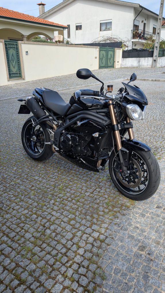 Triumph Speed Triple 1050 94