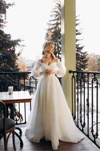 Весільна сукня з салону